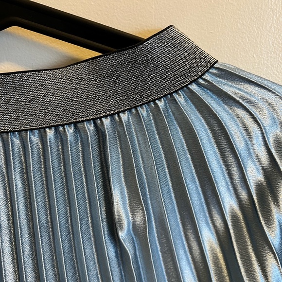 Midi length blue skirt - Picture 2 of 5